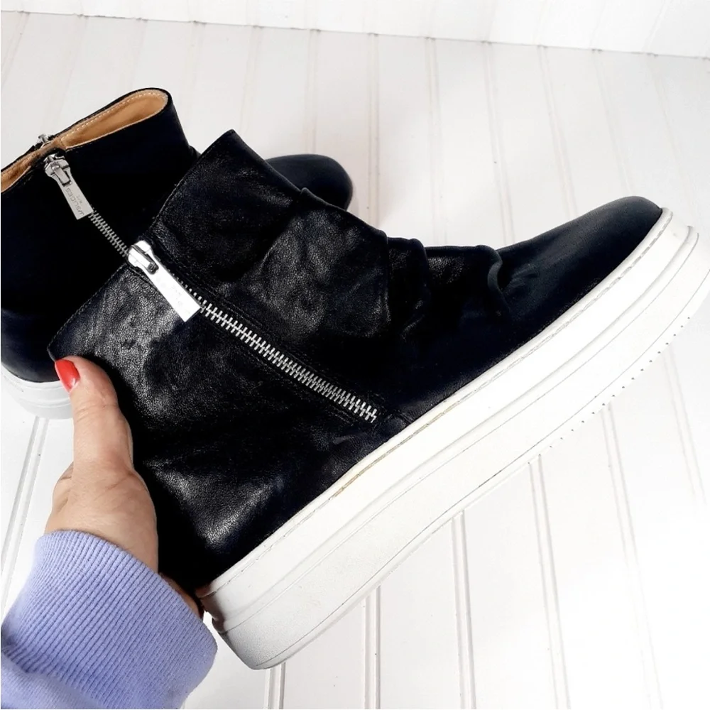 NWOB • J/SLIDES “Tina” Leather Waterproof Platform Sneaker Bootie • Women’s 7.5
